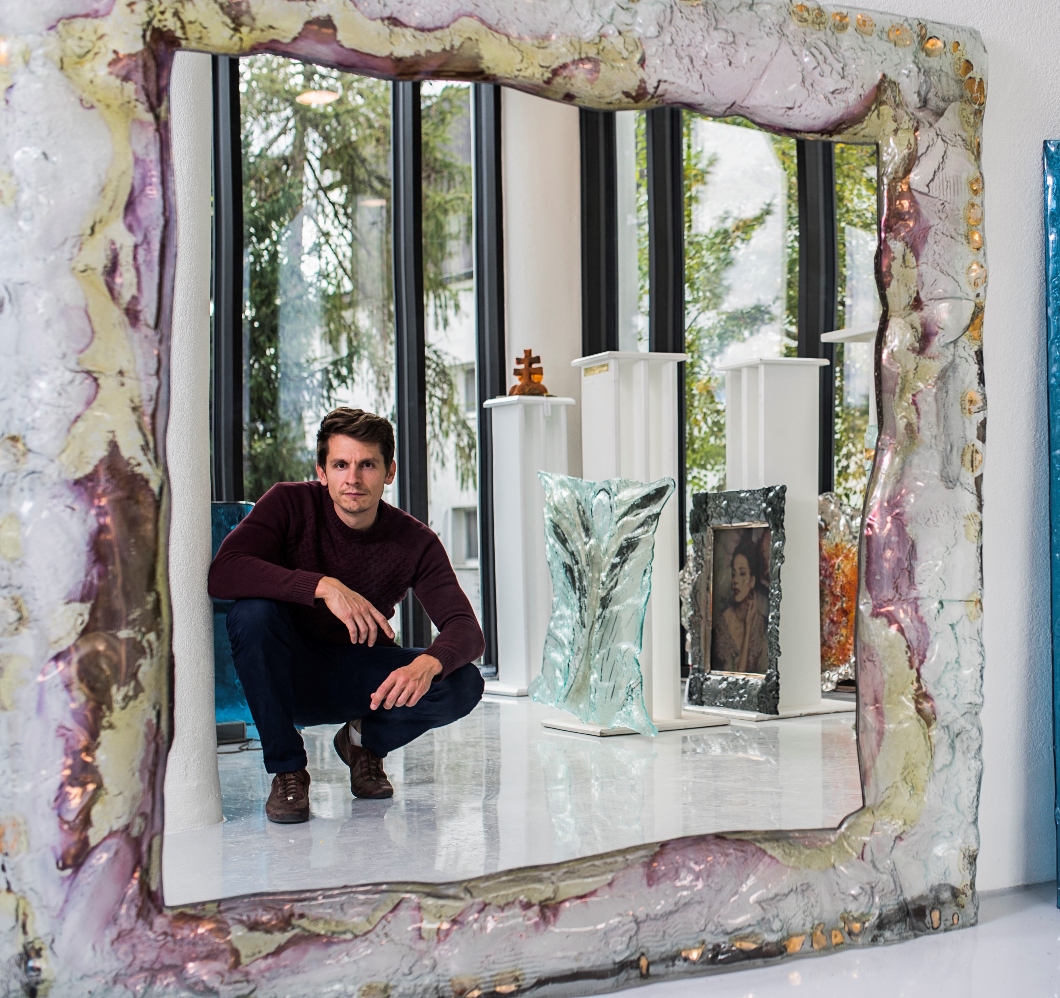 Achilleas Sdoukos, svoj umelecký život oddal tvorivému hľadaniu v magickom materiáli, akým je sklo.